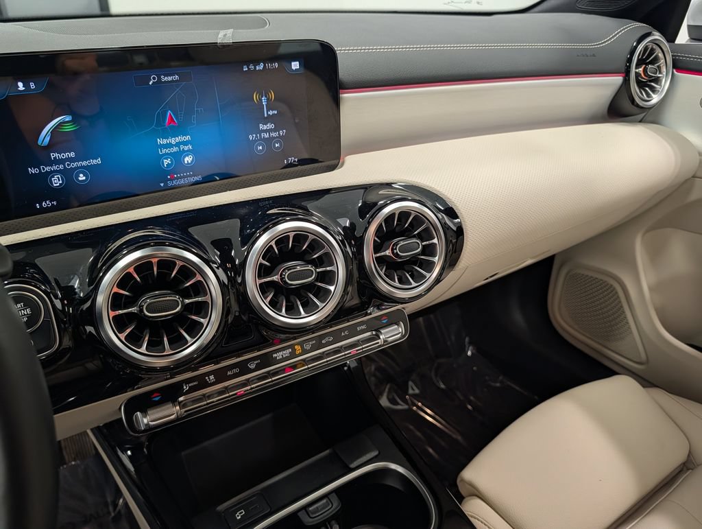 Used 2023 Mercedes-Benz CLA 250 4MATIC image 11