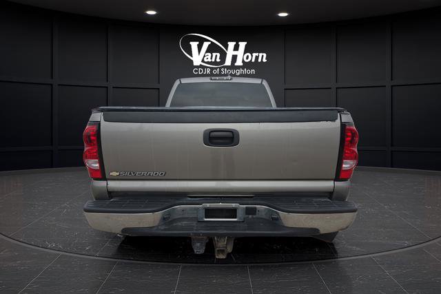 Used 2007 Chevrolet Silverado 2500 LT w/ Heavy-Duty Power Package image 6