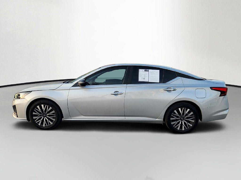Used 2025 Nissan Altima 2.5 SV FWD image 4
