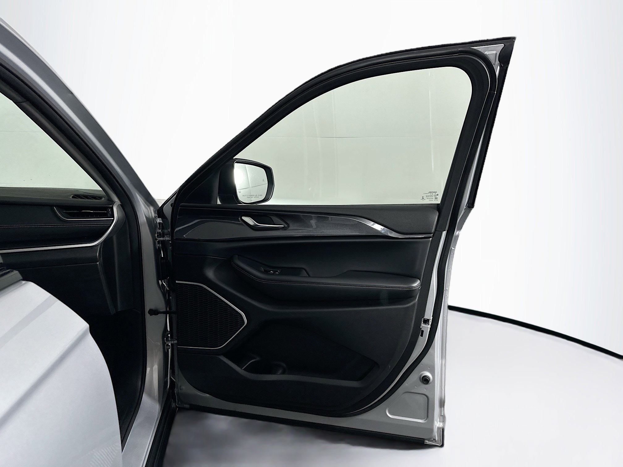 Used 2022 Jeep Grand Cherokee L Laredo w/ Luxury Tech Group I image 33