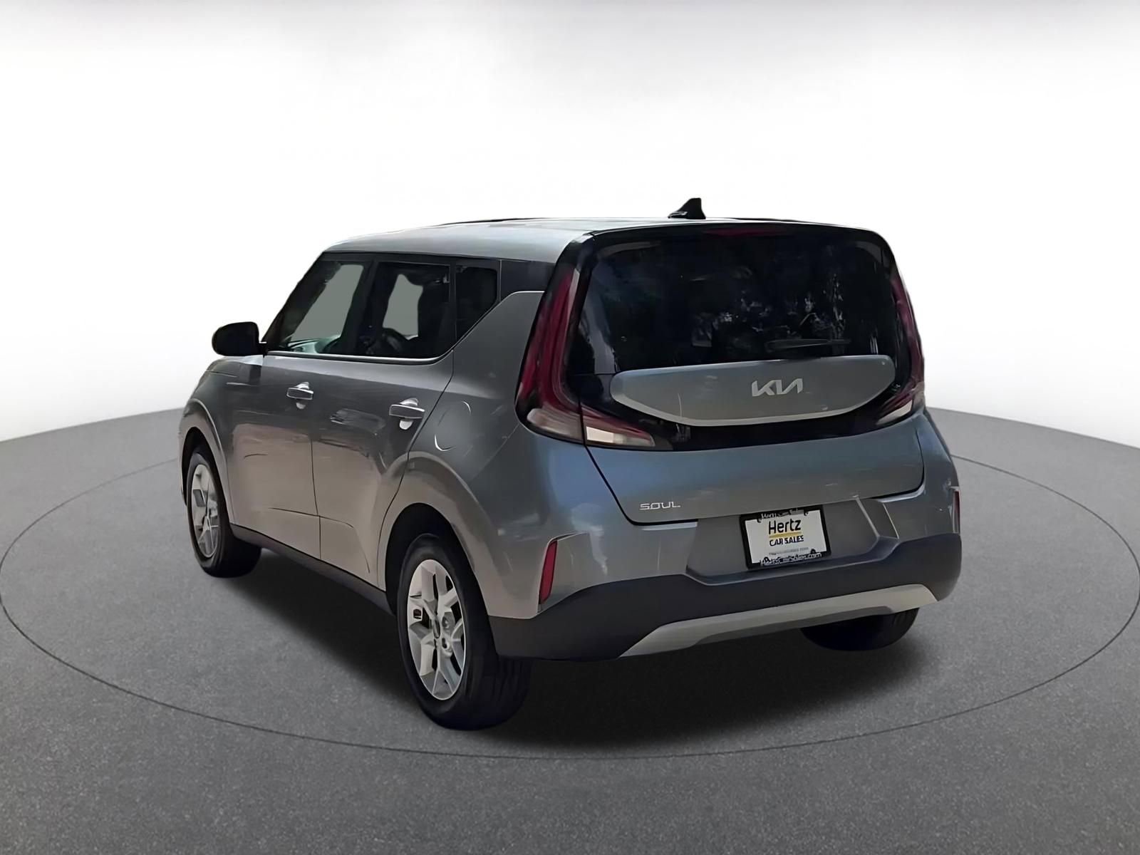 Used 2025 Kia Soul LX w/ LX Technology Package FWD image 11