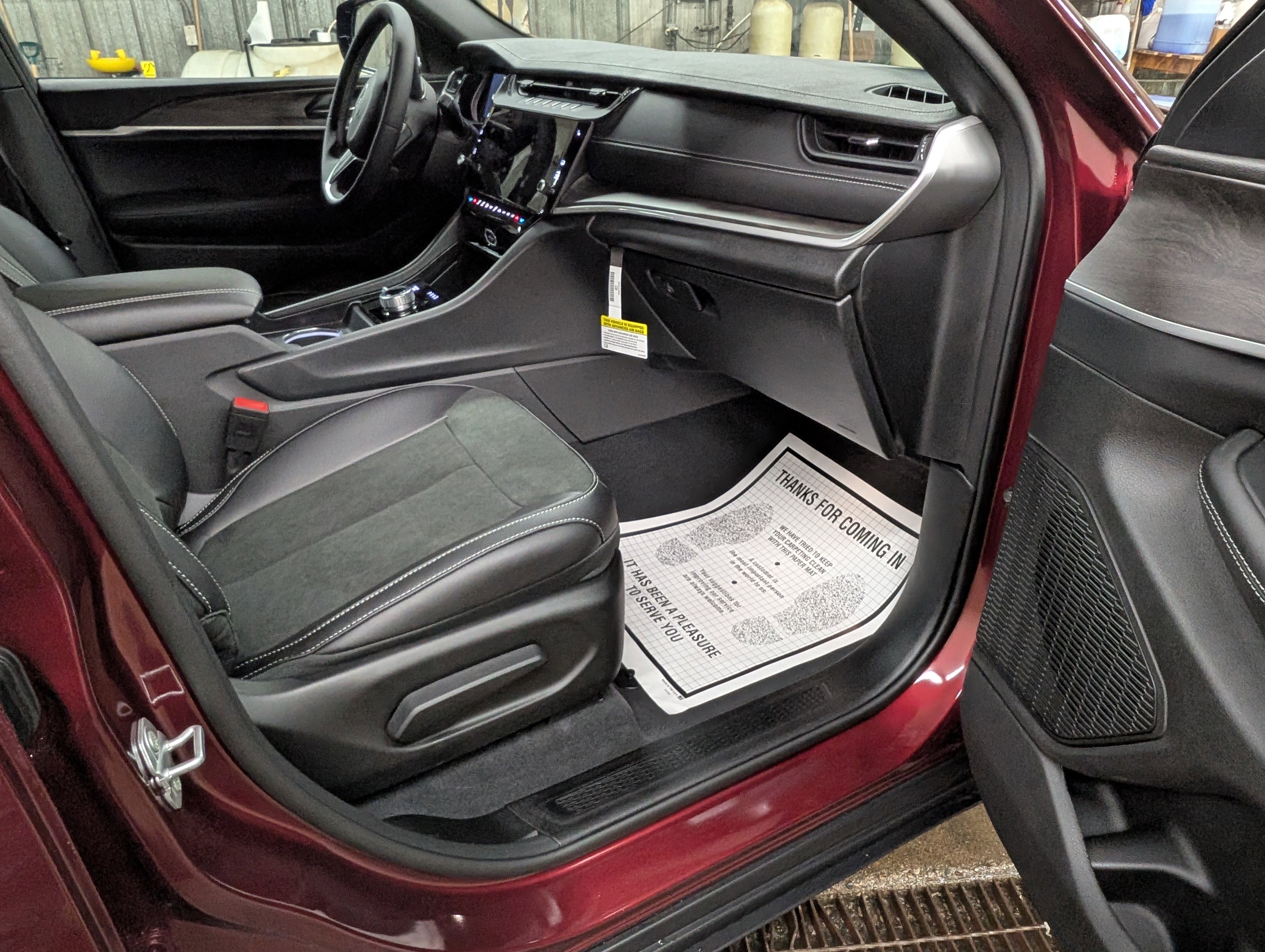 New 2026 Jeep Grand Cherokee Altitude AWD/4WD image 4
