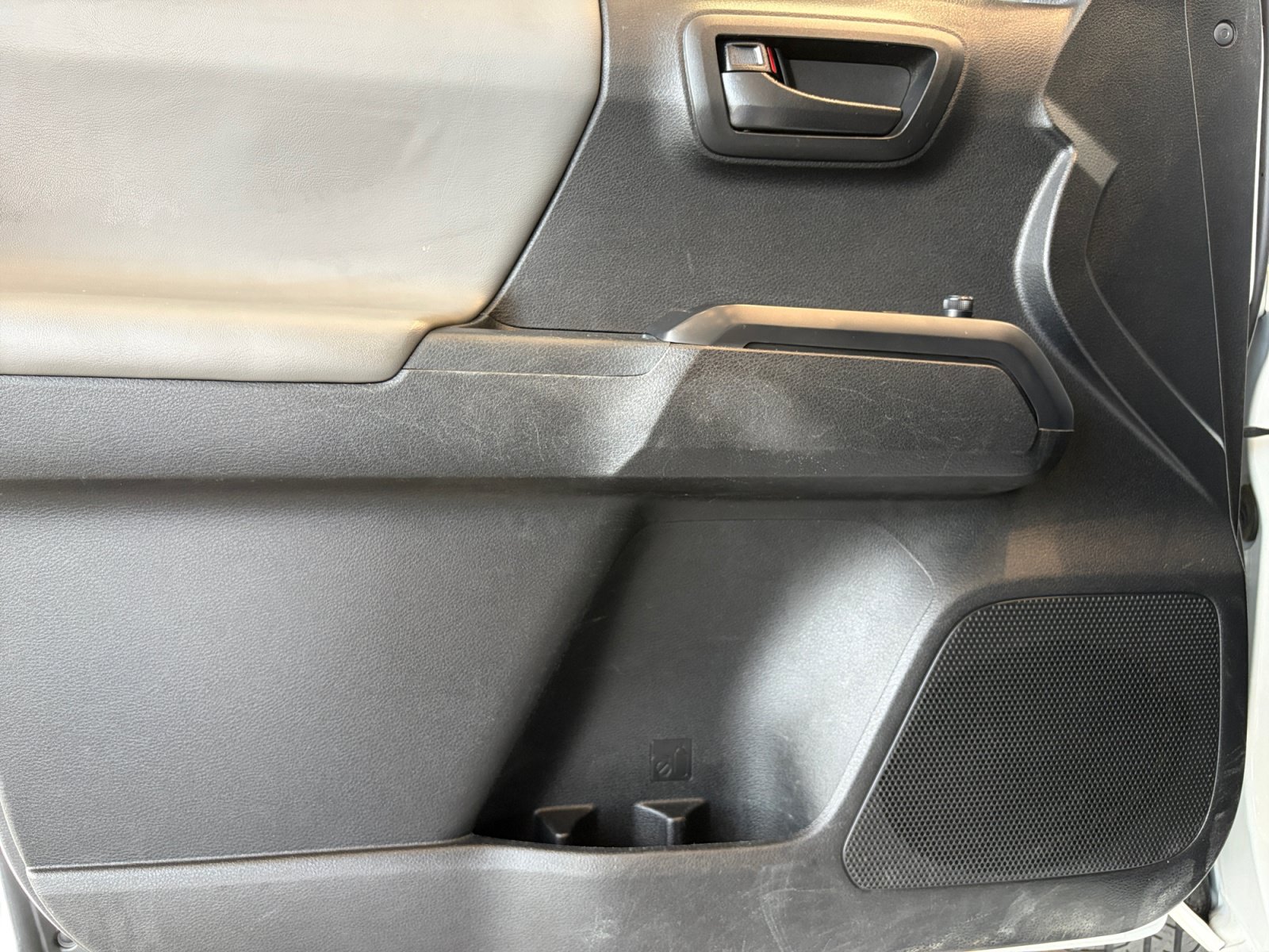 Used 2021 Toyota Tacoma SR RWD image 13