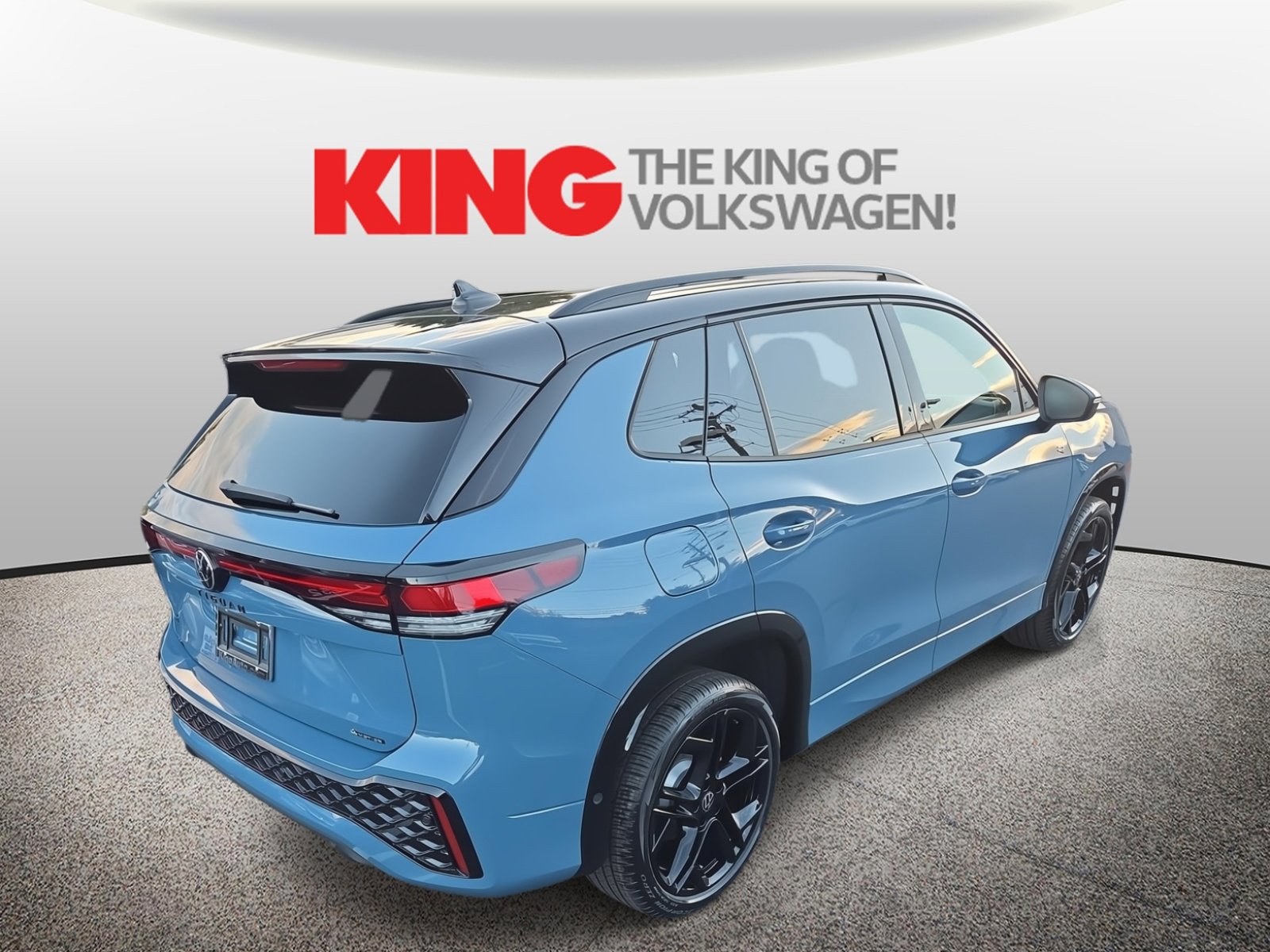 New 2025 Volkswagen Tiguan SE R-Line image 5