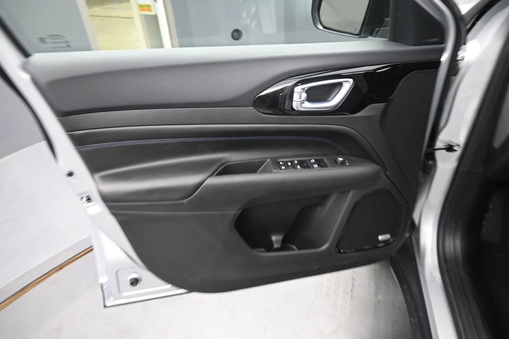 New 2026 Jeep Compass Limited w/ Sun, Sound & Navigation Group AWD/4WD image 20