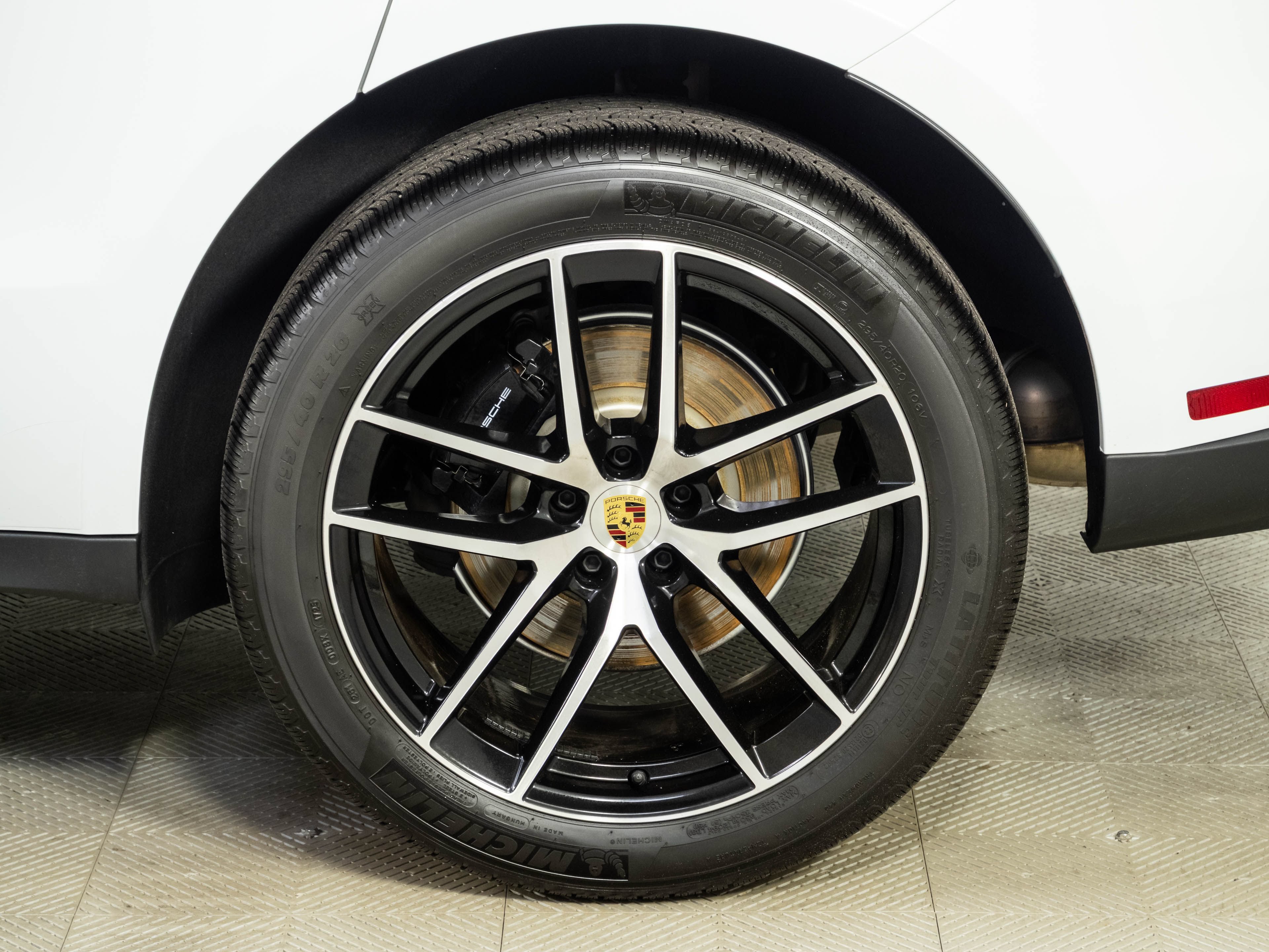 Certified 2026 Porsche Macan AWD/4WD image 39