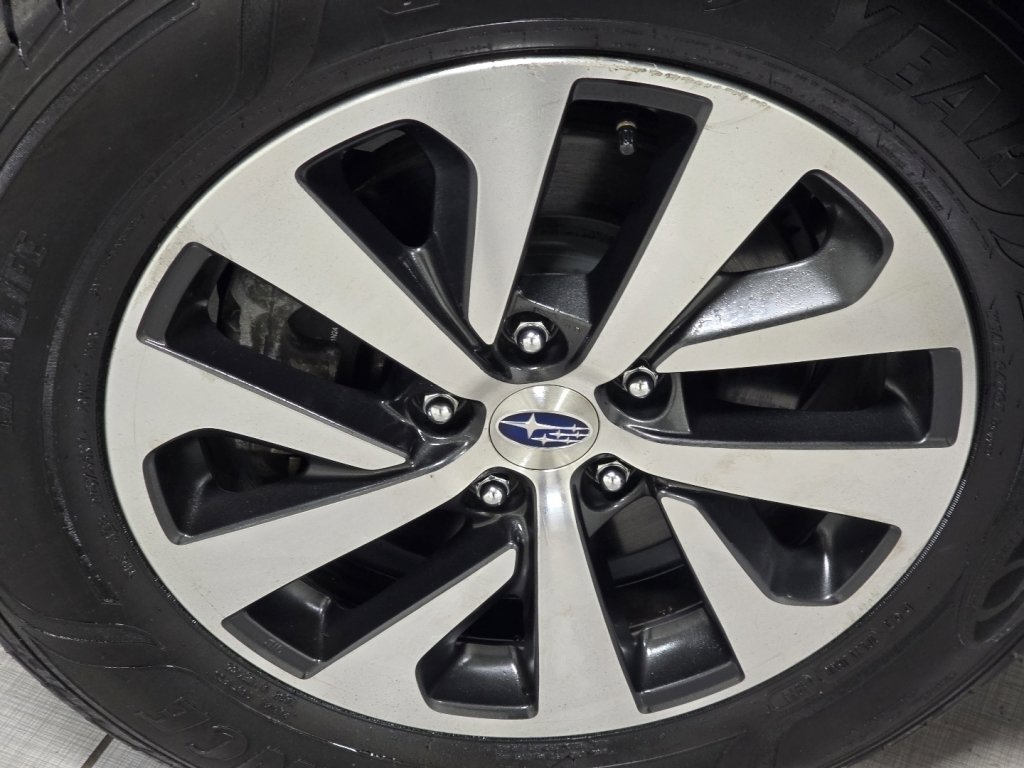 Used 2023 Subaru Outback Premium image 7