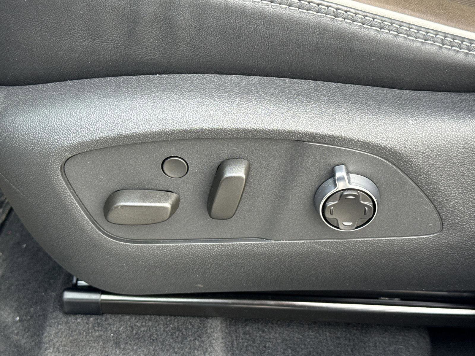 New 2026 GMC Acadia Denali Ultimate w/ LPO, All-Weather Package image 23