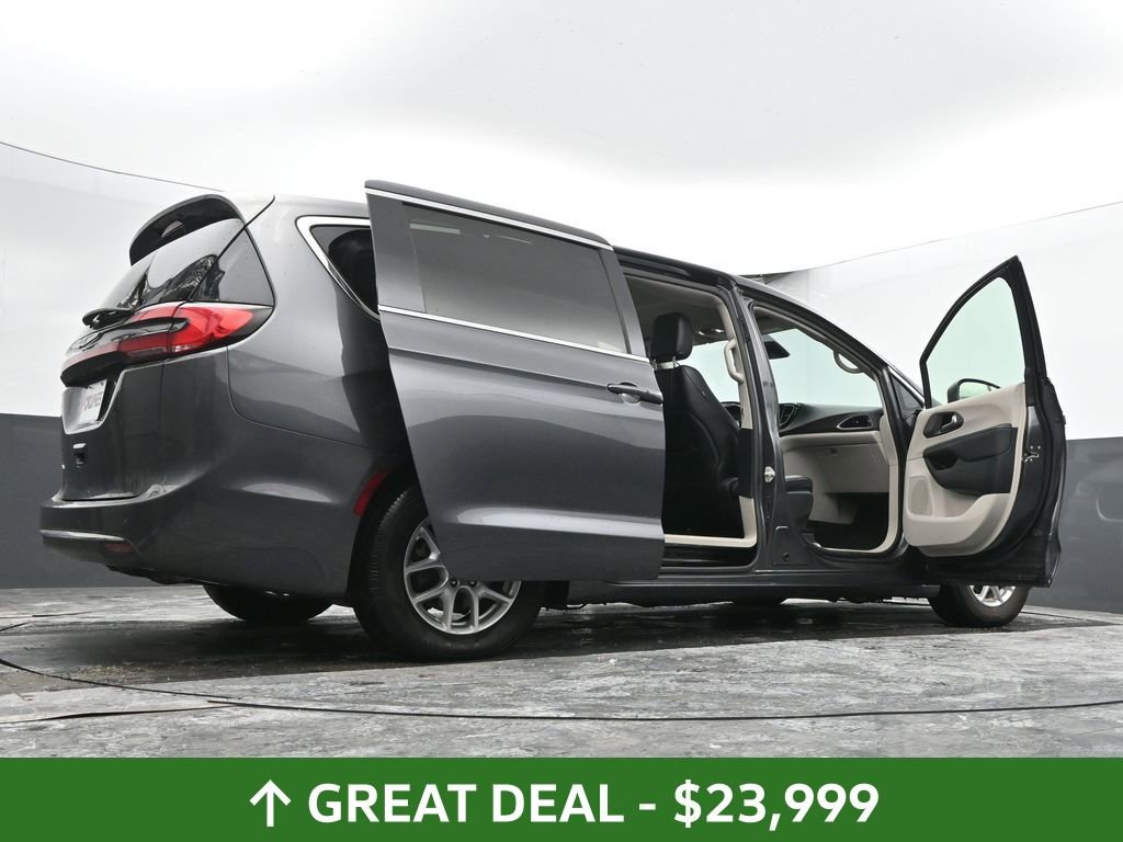 Used 2023 Chrysler Pacifica Touring-L image 73