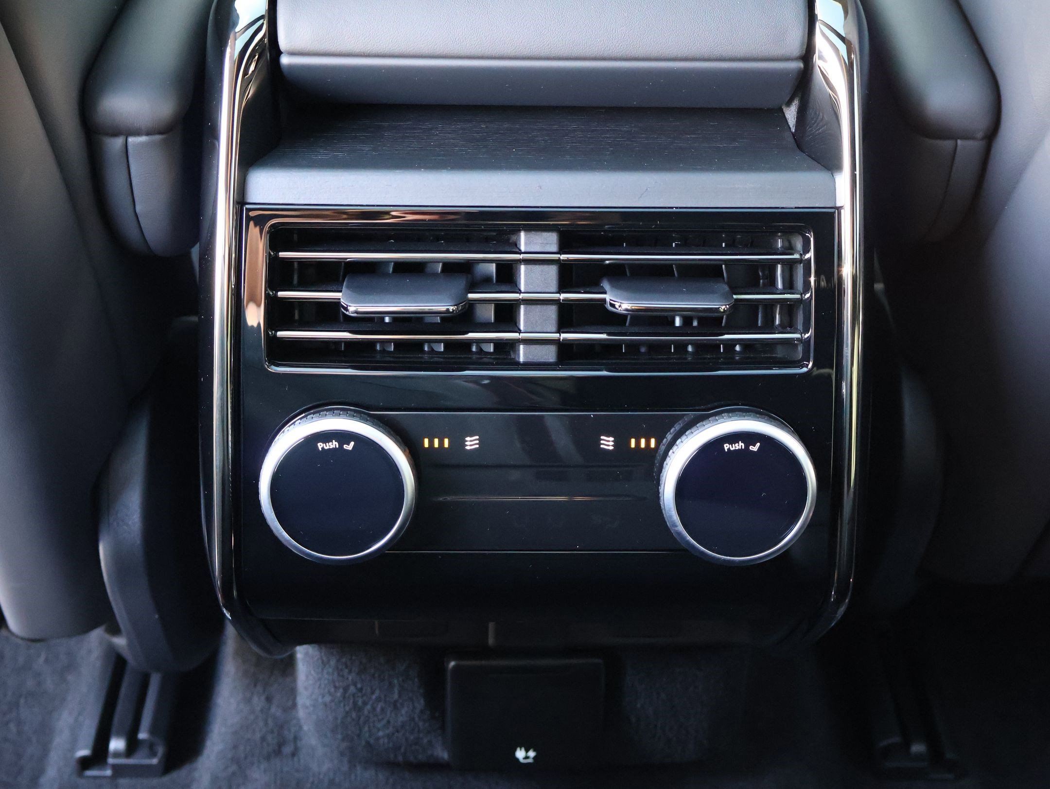 Certified 2024 Land Rover Range Rover Sport Dynamic SE image 26