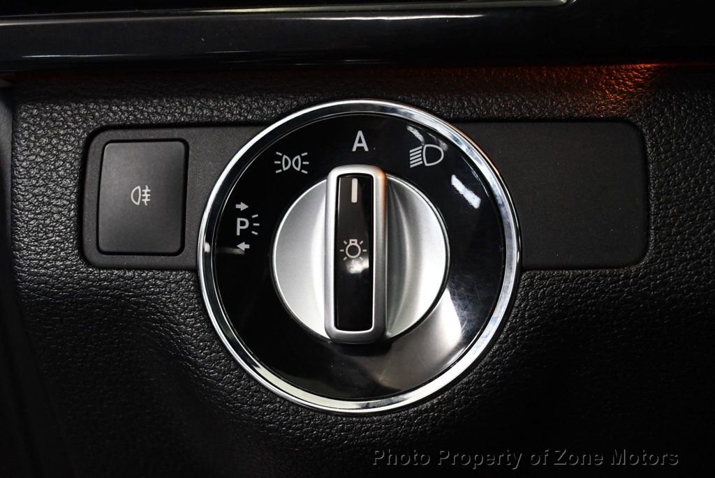 Used 2010 Mercedes-Benz E 550 4MATIC Sedan image 32