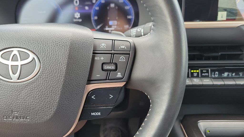 Certified 2025 Toyota Crown Signia AWD/4WD image 21