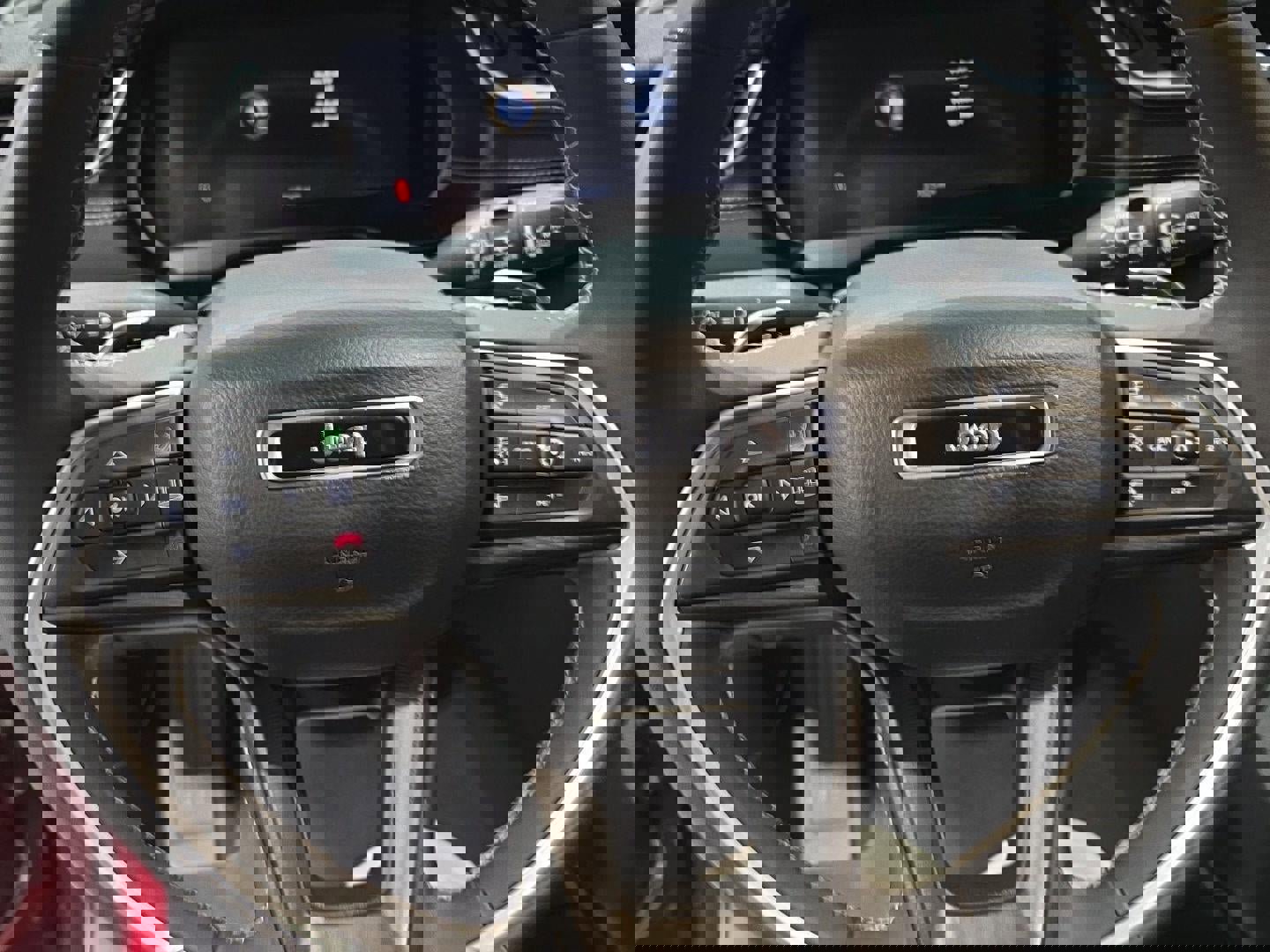 Used 2024 Jeep Grand Cherokee Altitude image 11