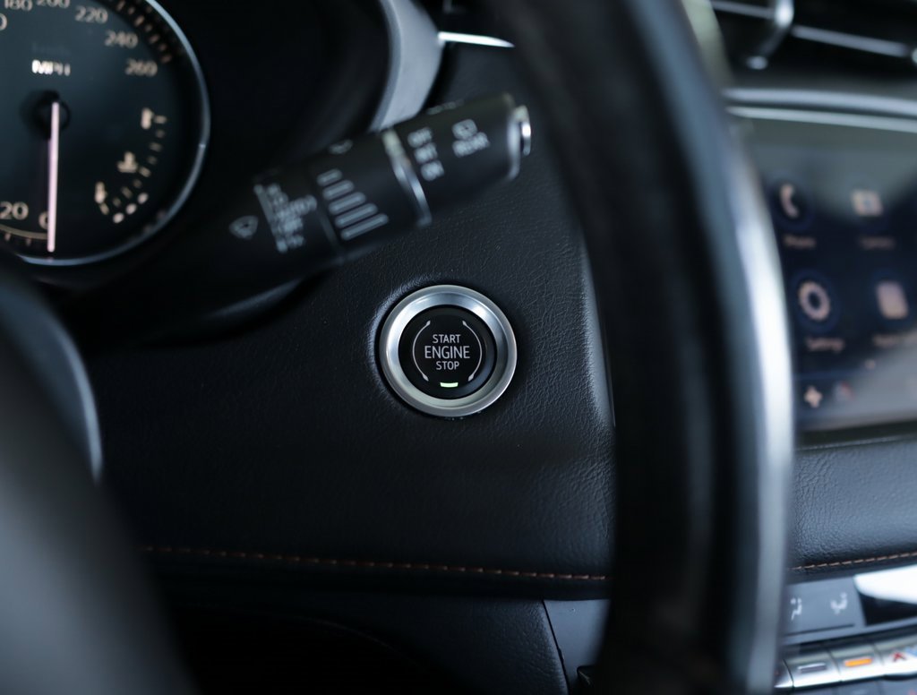 Used 2023 Cadillac XT4 Sport image 17