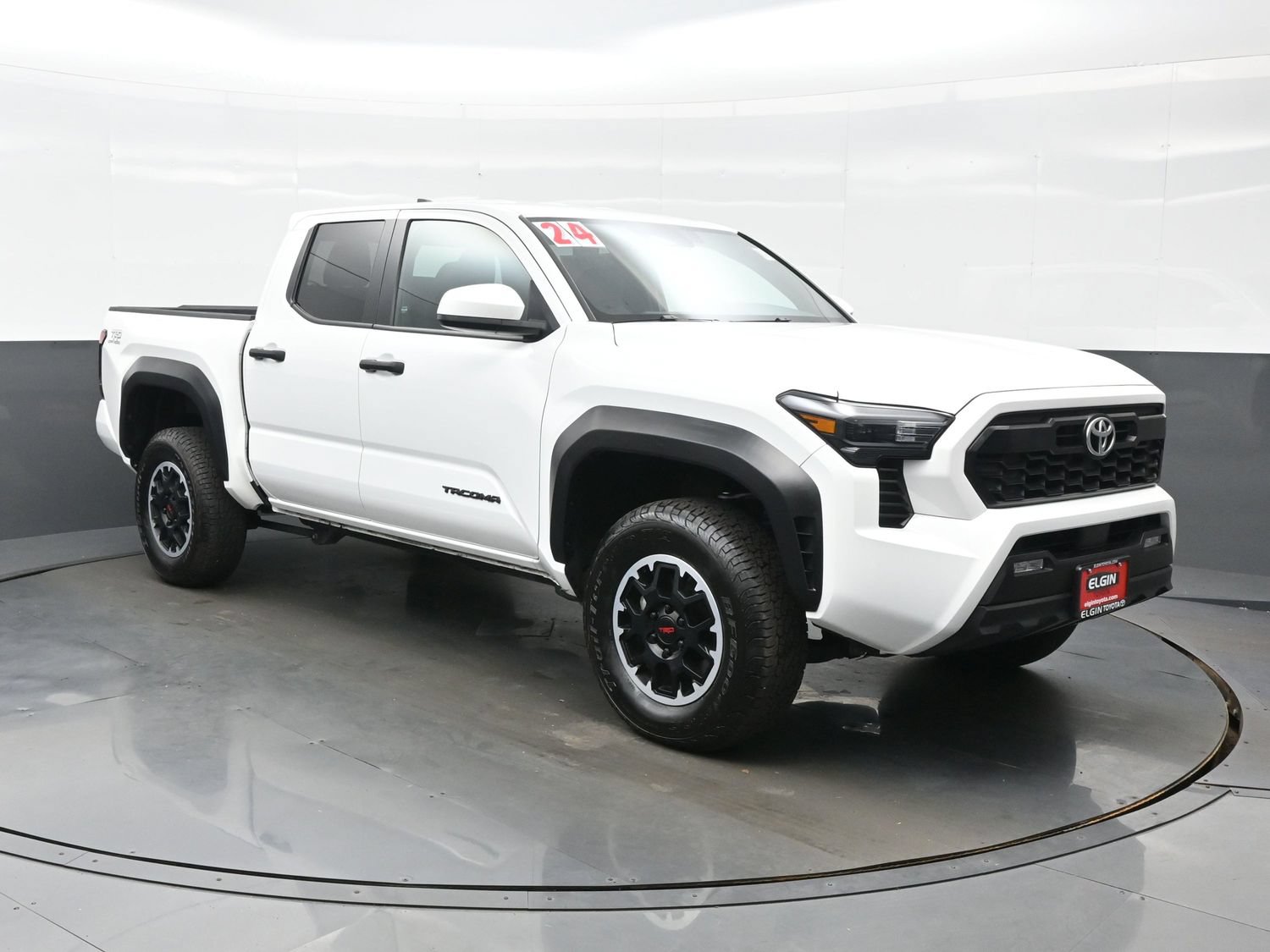 Used 2024 Toyota Tacoma TRD Off-Road AWD/4WD image 8