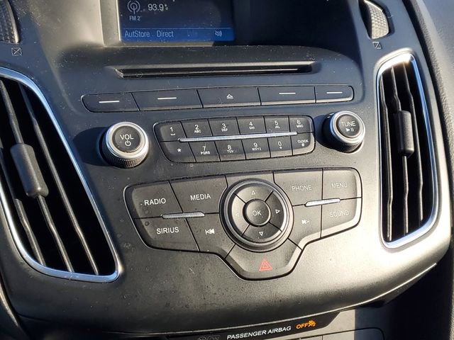 Used 2016 Ford Focus SE w/ Equipment Group 201A FWD image 24