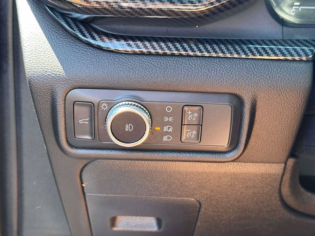 Used 2022 Ford Explorer XLT w/ Equipment Group 202A AWD/4WD image 23