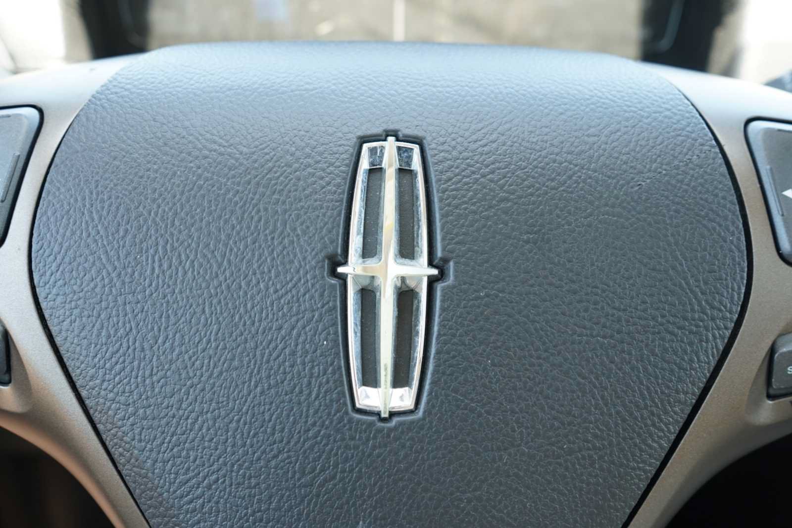 Used 2015 Lincoln MKX FWD w/ Equipment Group 102A image 14
