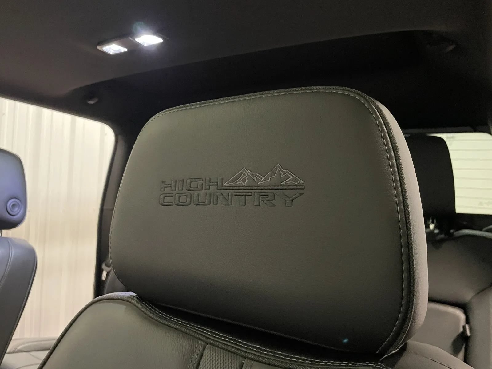Used 2020 Chevrolet Silverado 3500 High Country w/ Z71 Off-Road Package AWD/4WD image 39