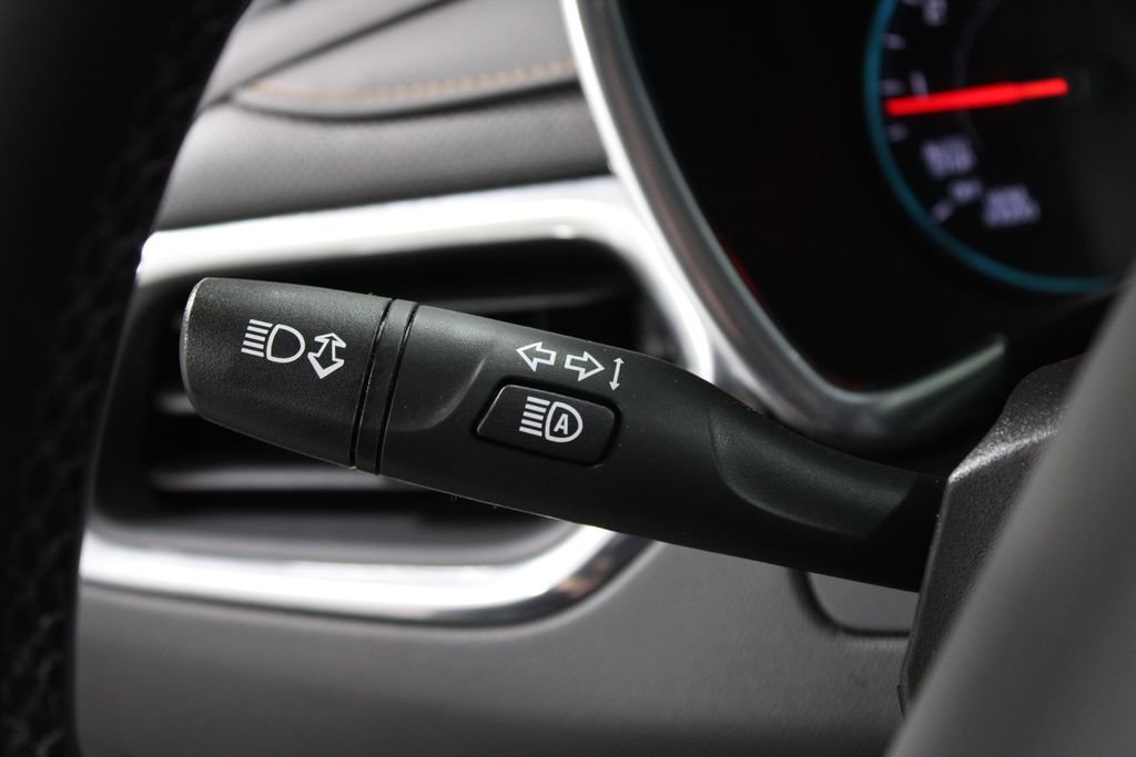 Used 2023 Chevrolet Equinox Premier FWD image 37