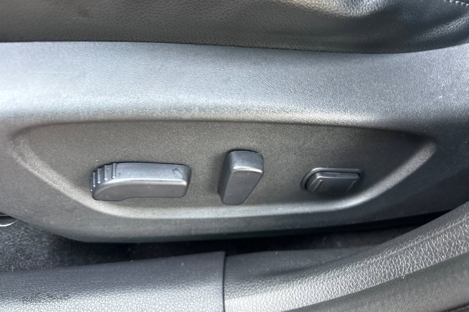 Used 2016 Nissan Rogue SL w/ SL Premium Package image 14