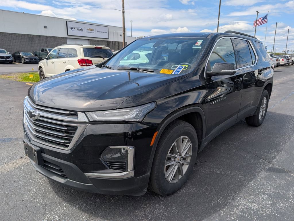 Used 2023 Chevrolet Traverse LT w/ Rear Camera Mirror Package AWD/4WD image 5