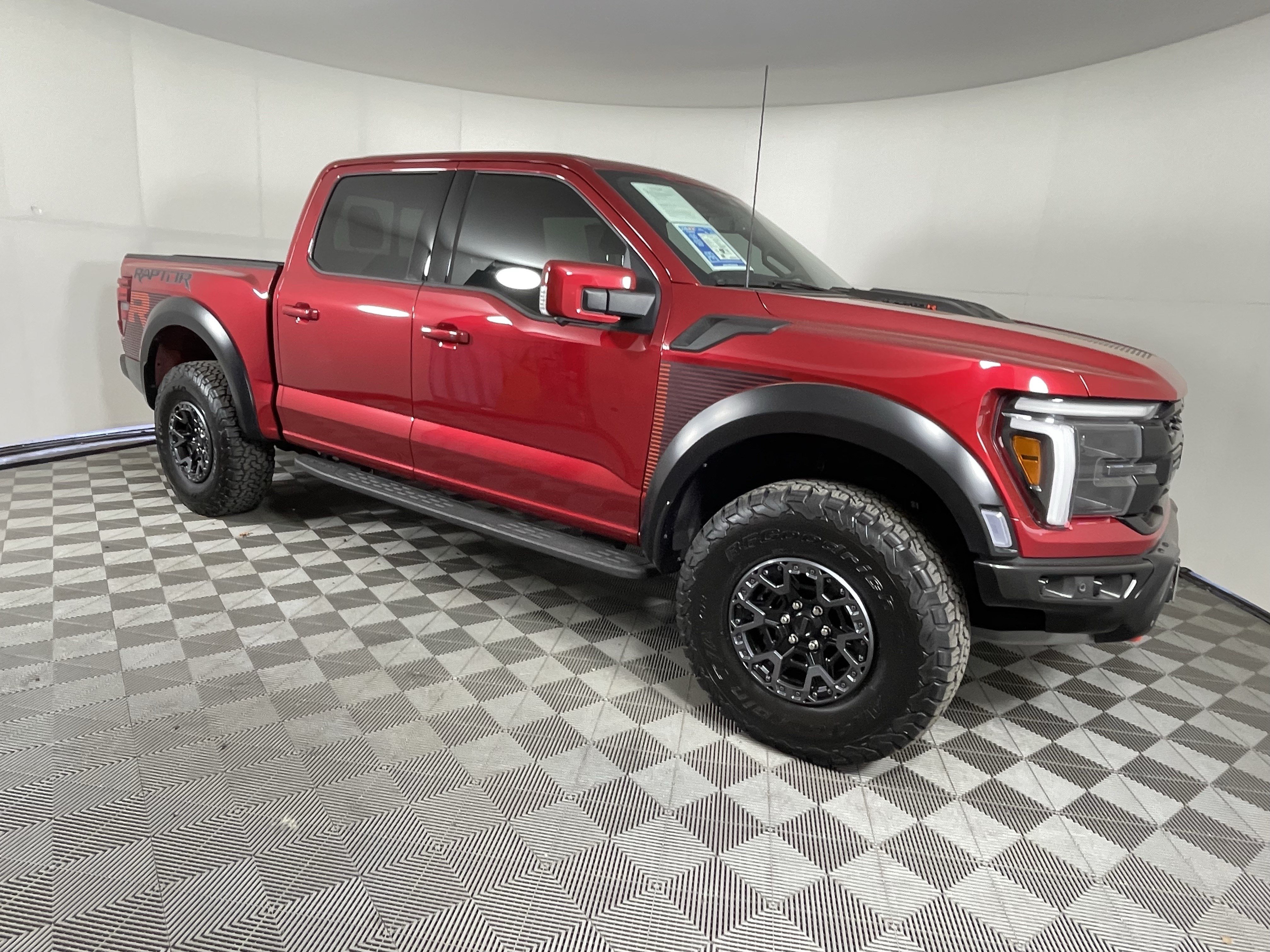 Used 2025 Ford F150 Raptor w/ Equipment Group 803A Raptor R AWD/4WD image 7
