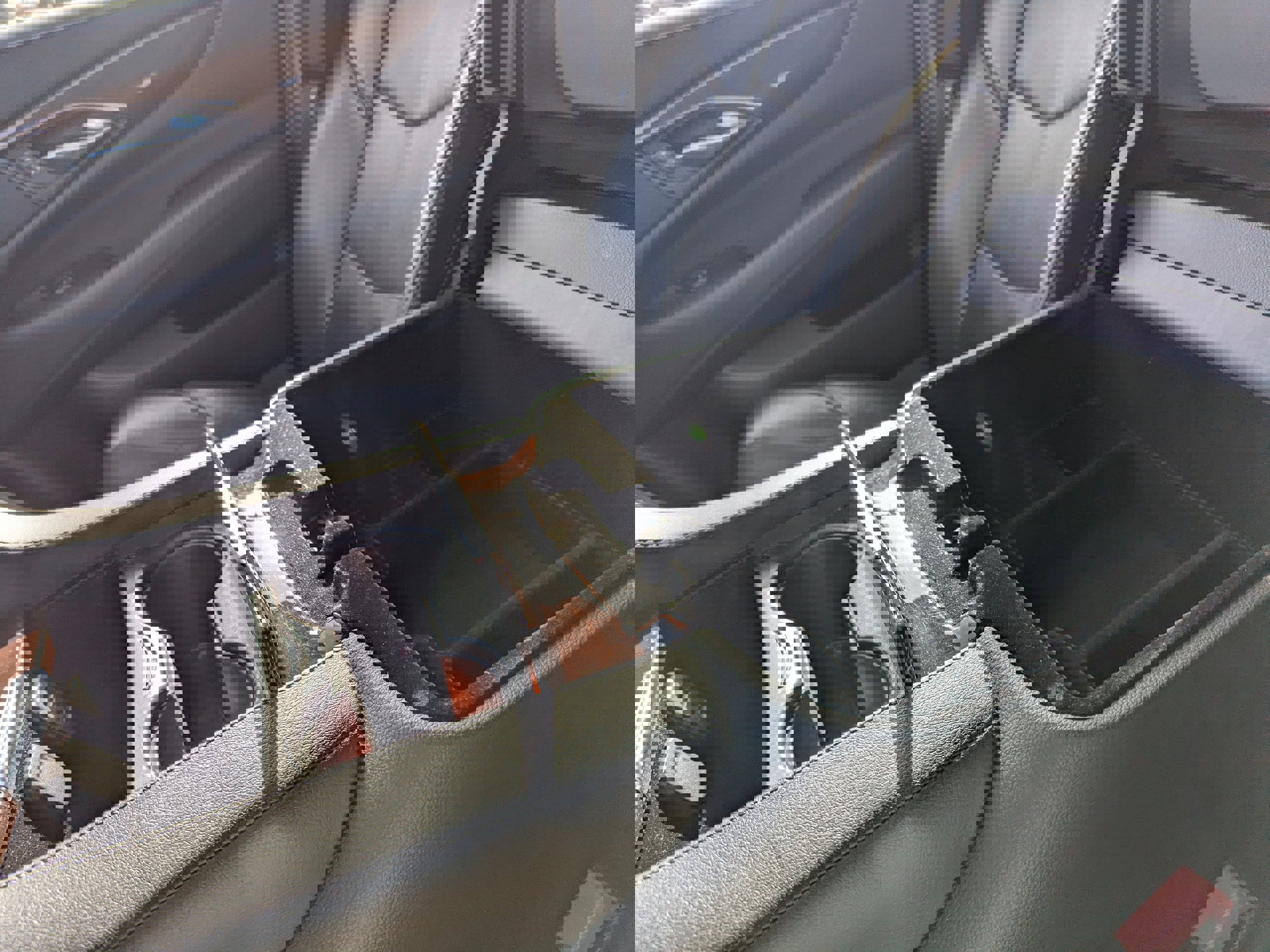 Used 2020 Cadillac Escalade Premium Luxury image 27