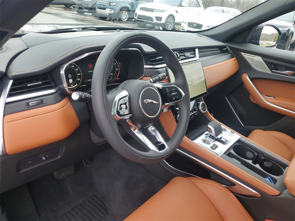 New 2025 Jaguar F-PACE R-Dynamic S image 13