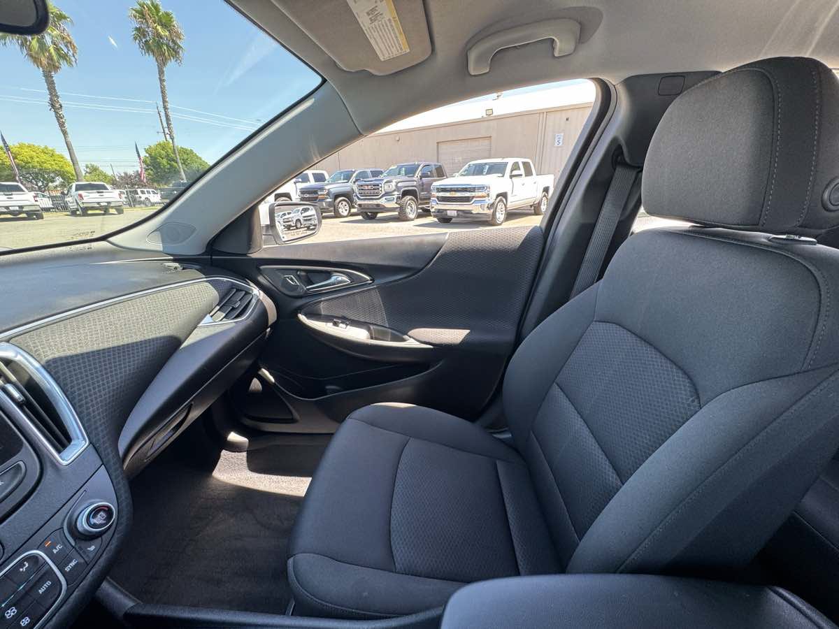 Used 2019 Chevrolet Malibu LT FWD image 35