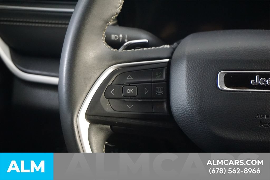 Used 2025 Jeep Grand Cherokee Altitude AWD/4WD image 26