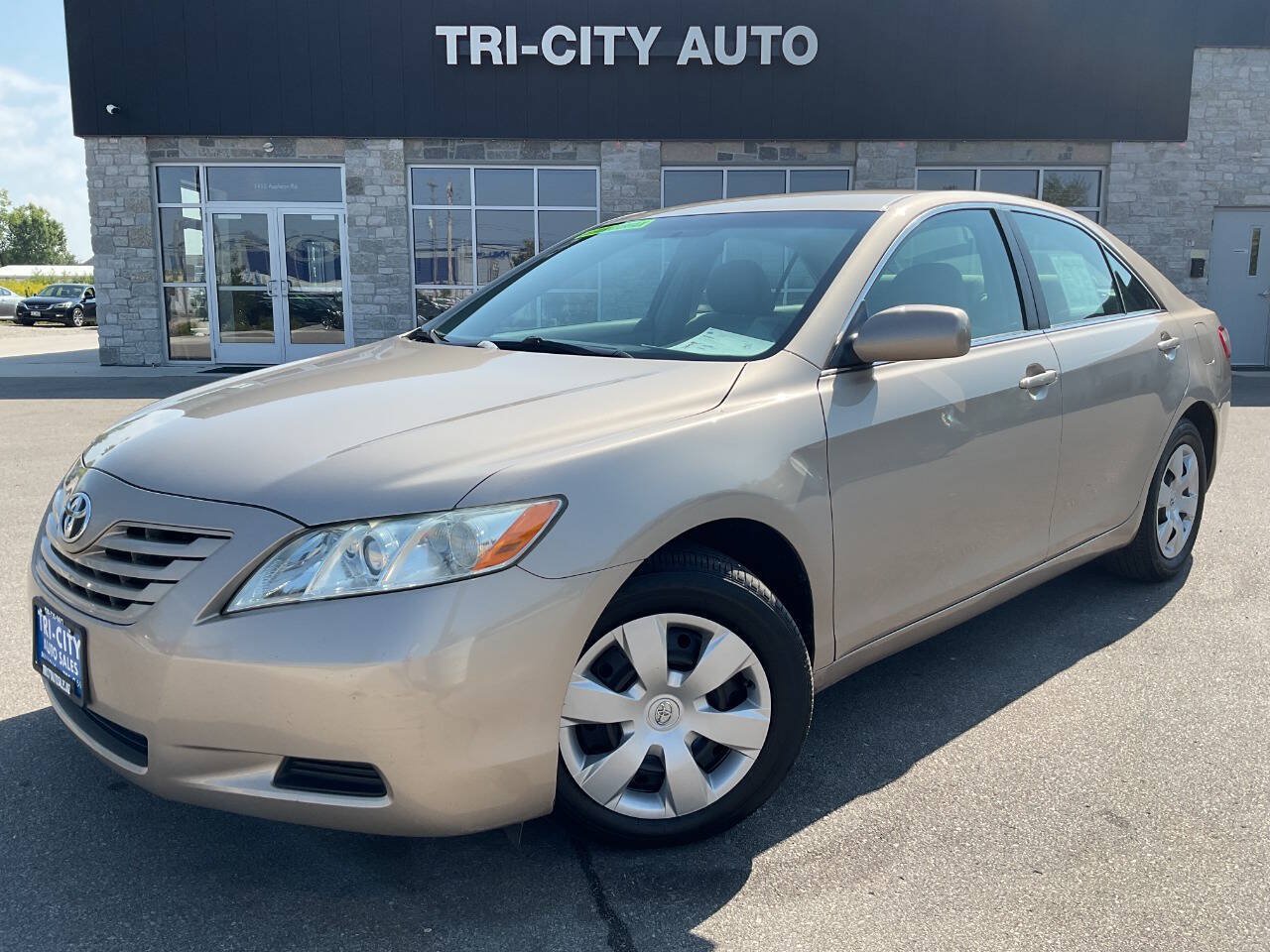 Used 2007 Toyota Camry LE FWD image 1