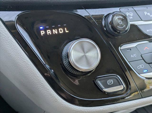 Used 2019 Chrysler Pacifica Limited w/ Advanced Safetytec Group image 13