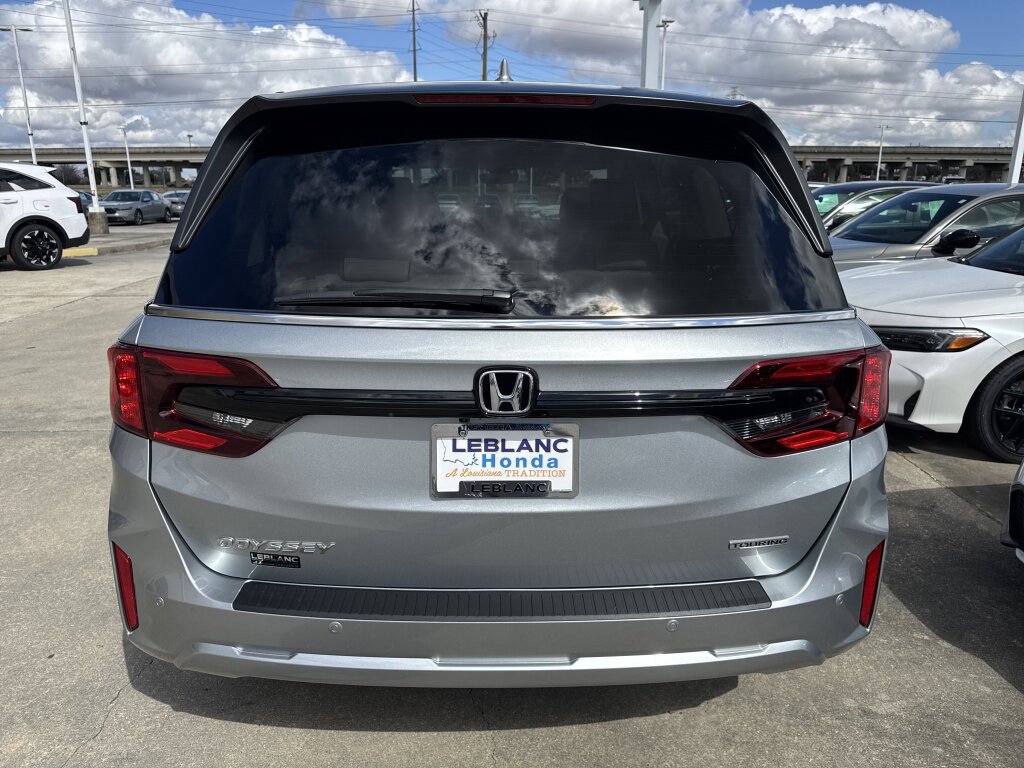 New 2026 Honda Odyssey Touring image 5