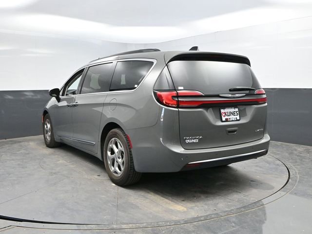 Used 2023 Chrysler Pacifica Limited FWD image 8