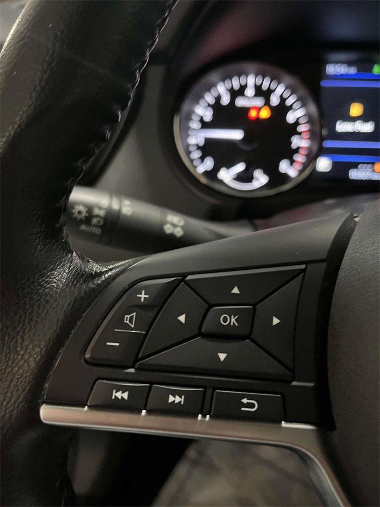 Used 2022 Nissan Rogue Sport SV w/ Technology Package image 23