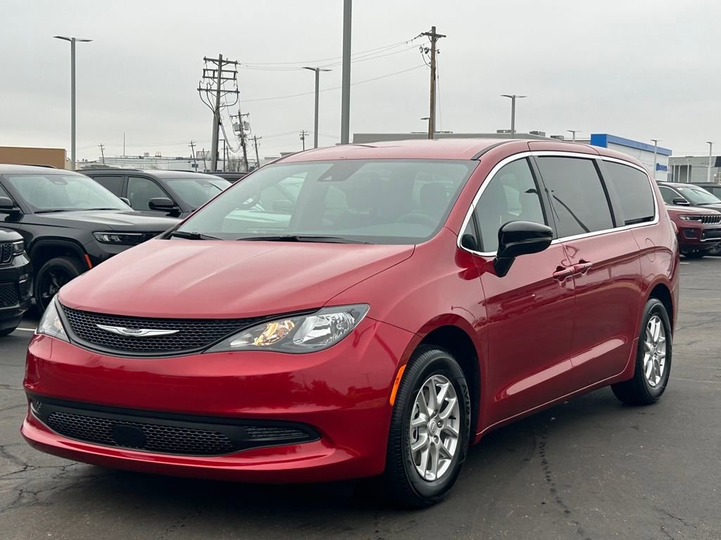 New 2026 Chrysler Voyager LX image 3