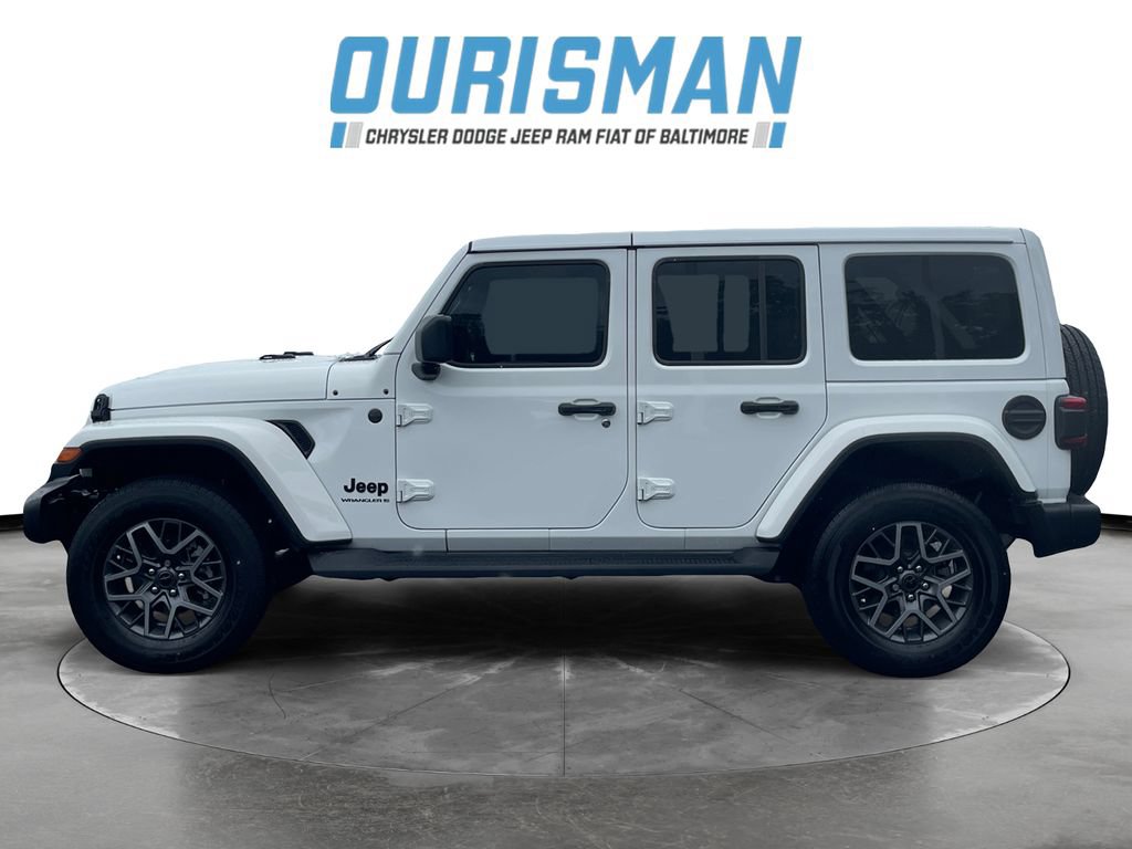 Used 2025 Jeep Wrangler Unlimited Sahara AWD/4WD image 3