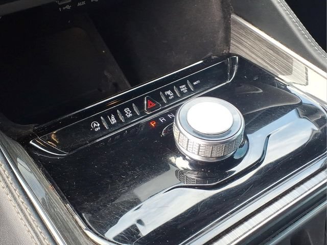 Used 2022 Jeep Wagoneer Series II RWD image 8
