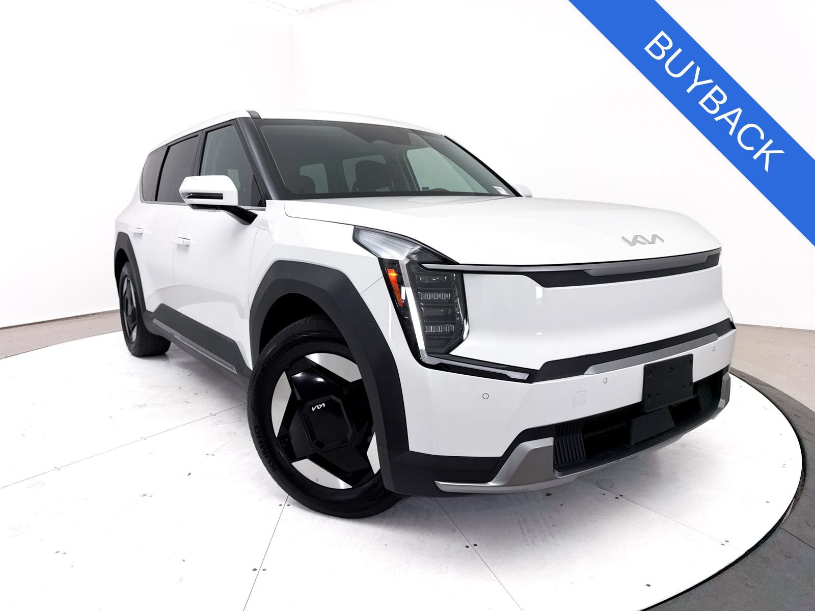 Used 2024 Kia EV9 Light Long Range RWD image 1