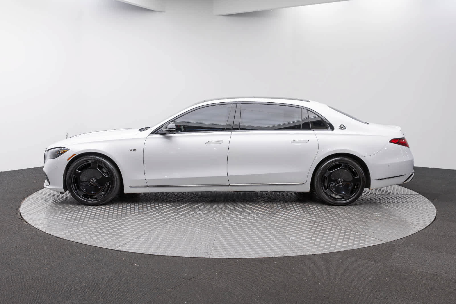Used 2024 Mercedes-Benz Maybach S 680 4MATIC image 3