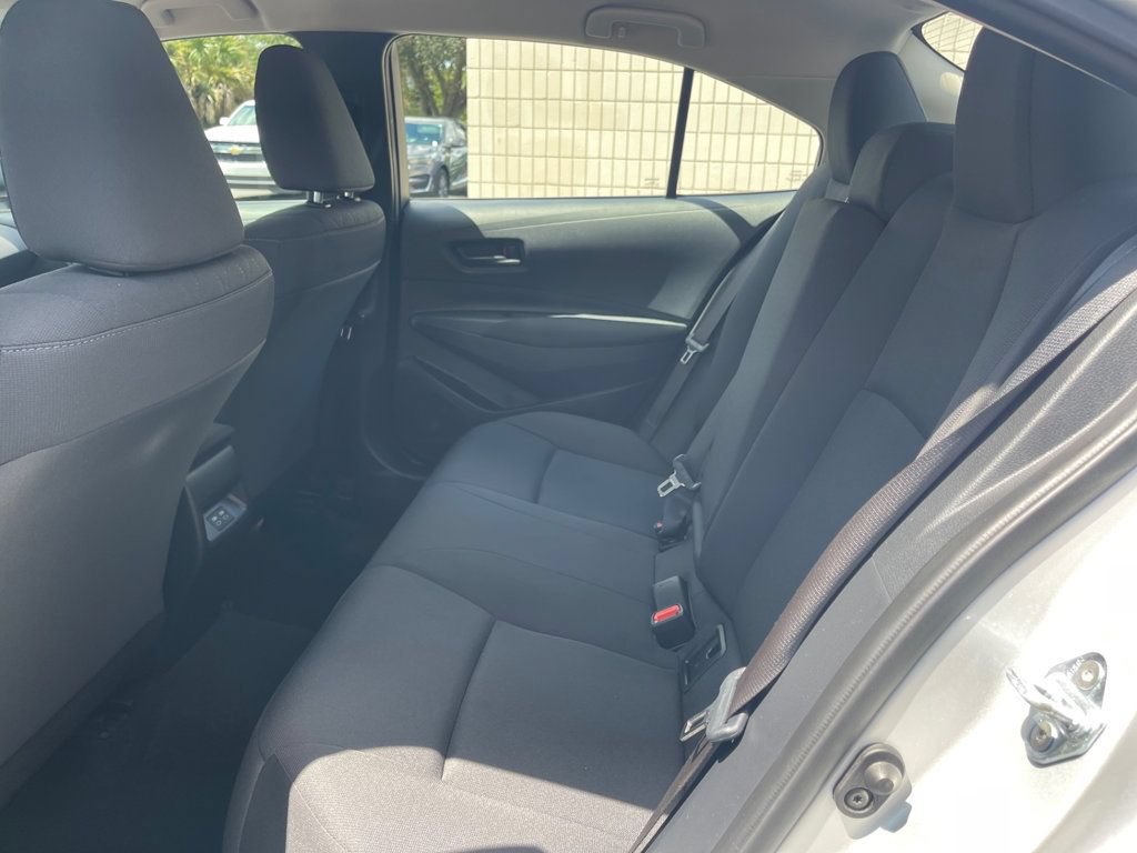 Used 2025 Toyota Corolla LE FWD image 12
