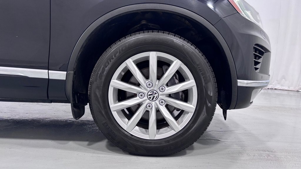 Used 2016 Volkswagen Touareg VR6 AWD/4WD image 32