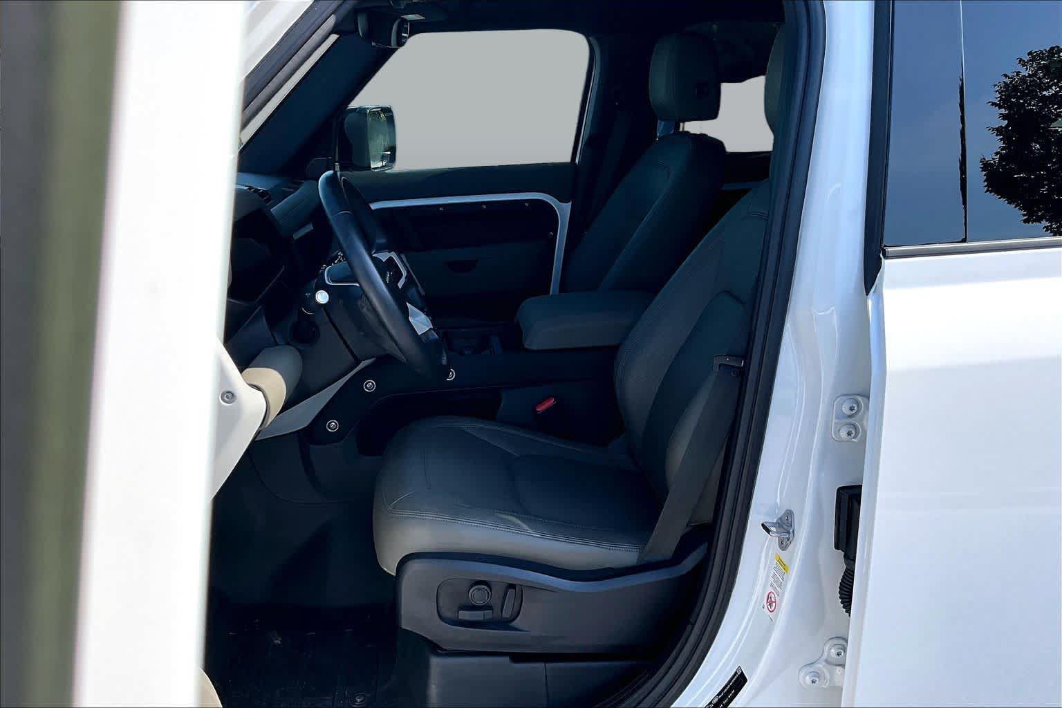 Used 2023 Land Rover Defender 110 S AWD/4WD image 7
