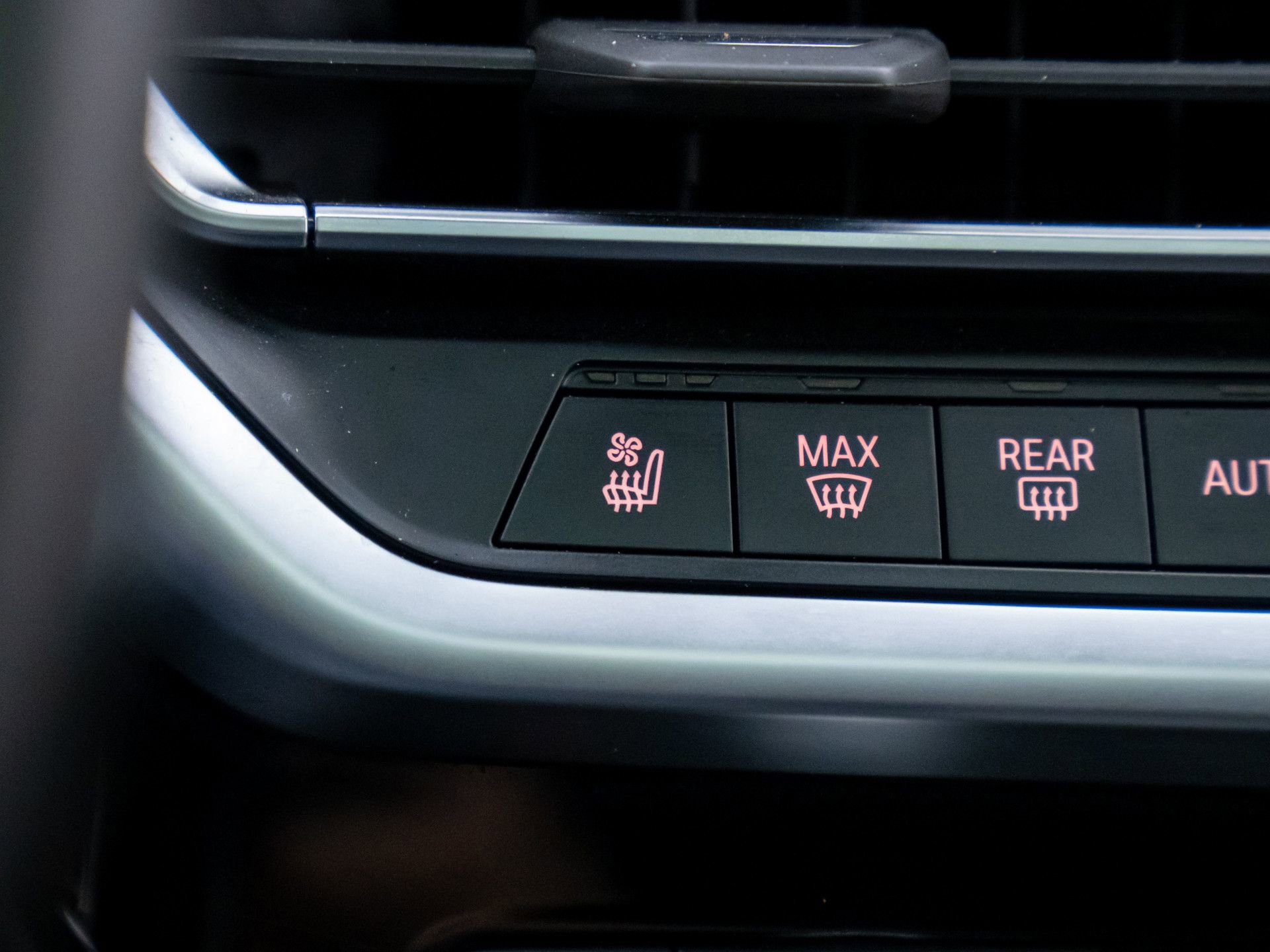 Certified 2023 BMW X3 xDrive30i w/ M Sport Package image 28