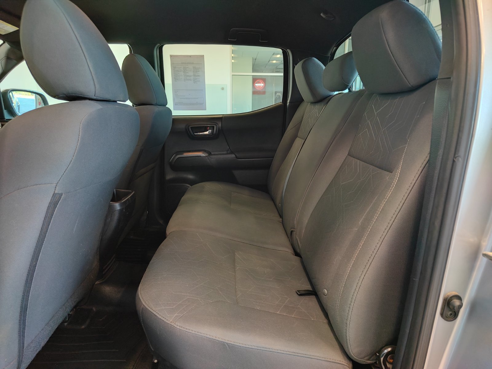 Used 2017 Toyota Tacoma TRD Sport w/ Exterior Package AWD/4WD image 10