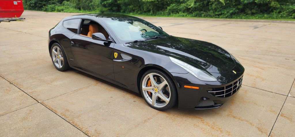 Used 2016 Ferrari FF image 23