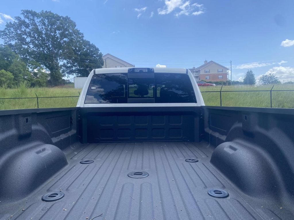 New 2026 RAM 3500 Big Horn AWD/4WD image 9