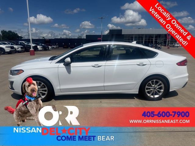 Used 2019 Ford Fusion SE FWD image 2