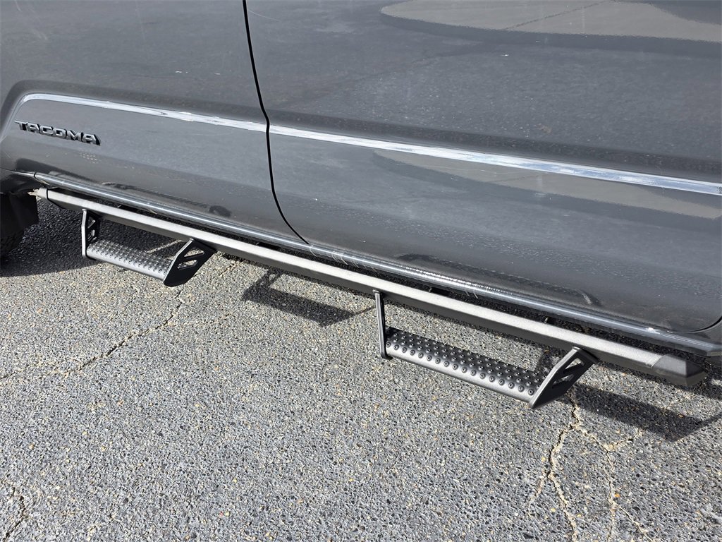 Used 2024 Toyota Tacoma TRD Off-Road image 28